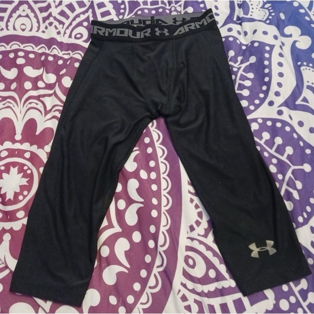 Under Armour HeatGear Fitted Base Layer Cropped Leggings, Size‎ Youth Medium